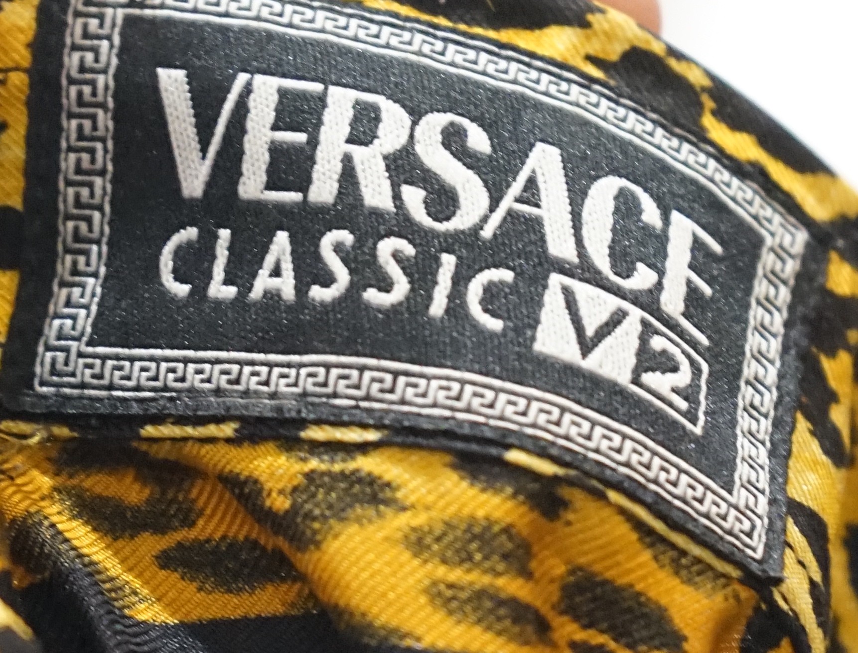 A gentleman's Versace Classic V12 silk shirt, size extra large